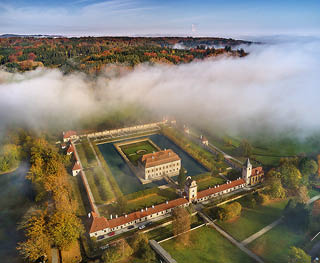 Kniha “ esk republika 2020 - Libor Sv  ek" - vyd n  1., rok 2020