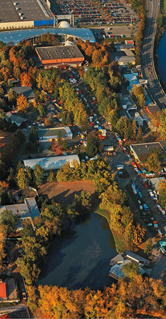 Kniha “CESKE BUDEJOVICE - Libor Svacek" - vydani 1., rok 2012 Photographer: Libor Svacek; box@fotosvacek.cz; Mobile: +420 602428001; 