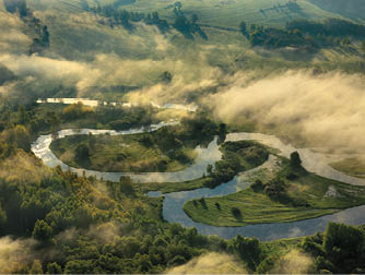 Kniha “VLTAVA - Libor Svacek" - vydani 1., rok 2011 Photographer: Libor Svacek; box@fotosvacek.cz; Mobile: +420 602428001; 